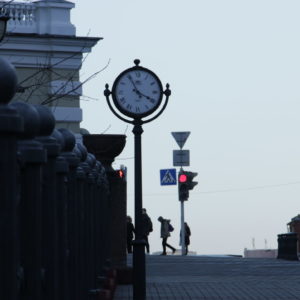 Уличные часы на столбе купить в минске цена Уличные часы на столбе купить в минске цена